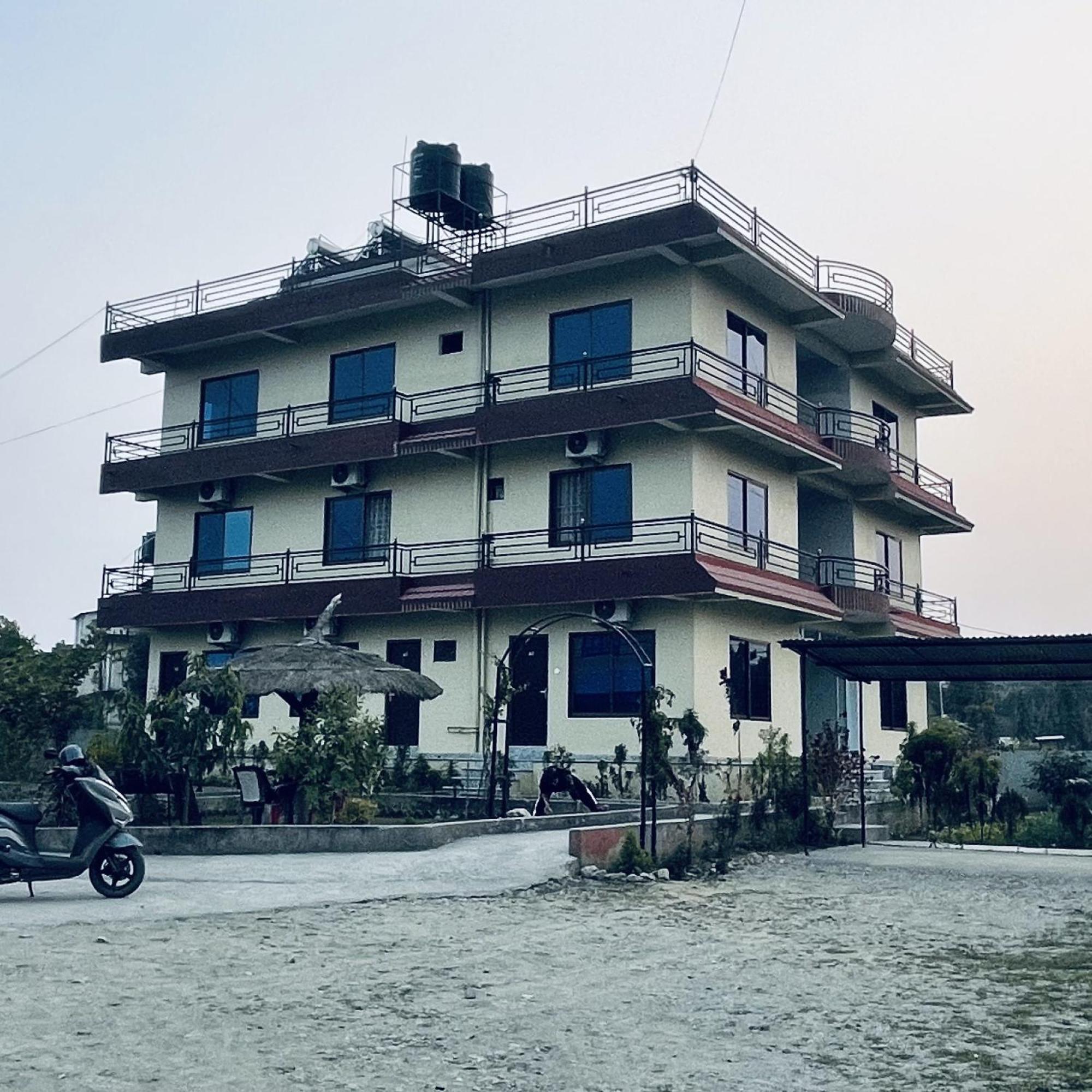 Typical Nepali Kitchen - No Pizza - No Pasta - No Problem !! Hotel Саураха Екстериор снимка